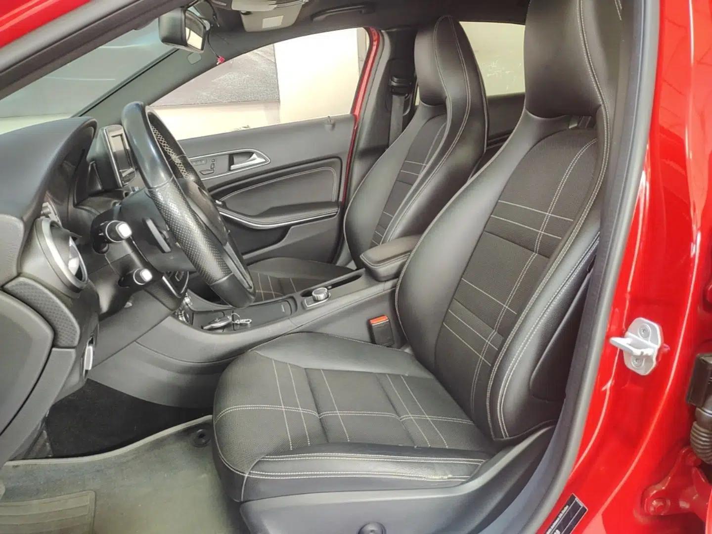 Mercedes-Benz A-Class 2015 A 200 Fashion Model — миниатюра 17