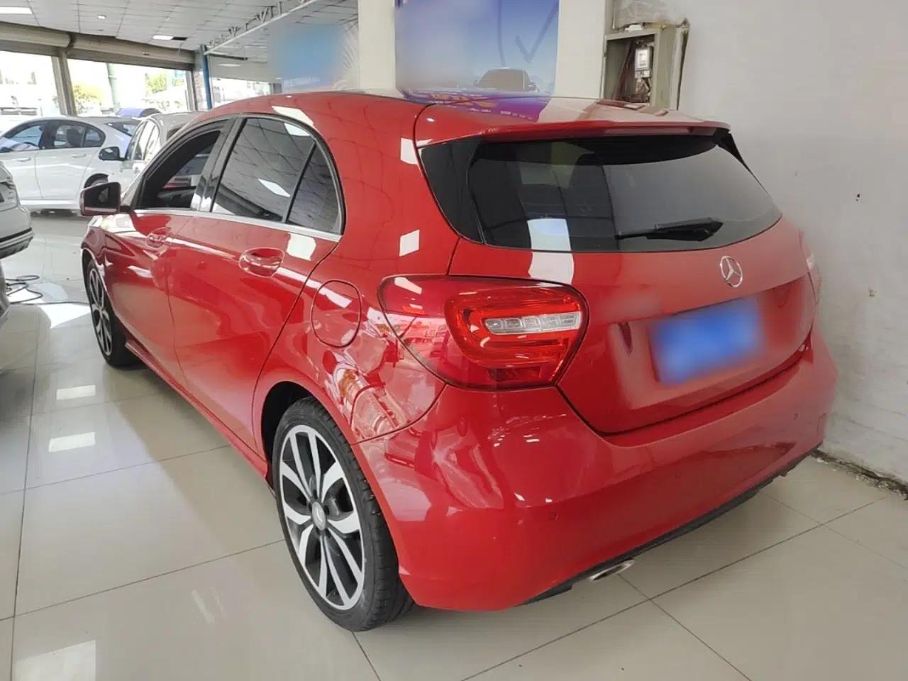 Mercedes-Benz A-Class 2015 A 200 Fashion Model — миниатюра 4