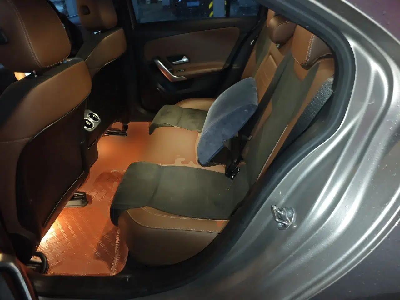 Mercedes-Benz A-Class 2020 Restyled A 200 L Sport Sedan Fashion Version — миниатюра 17