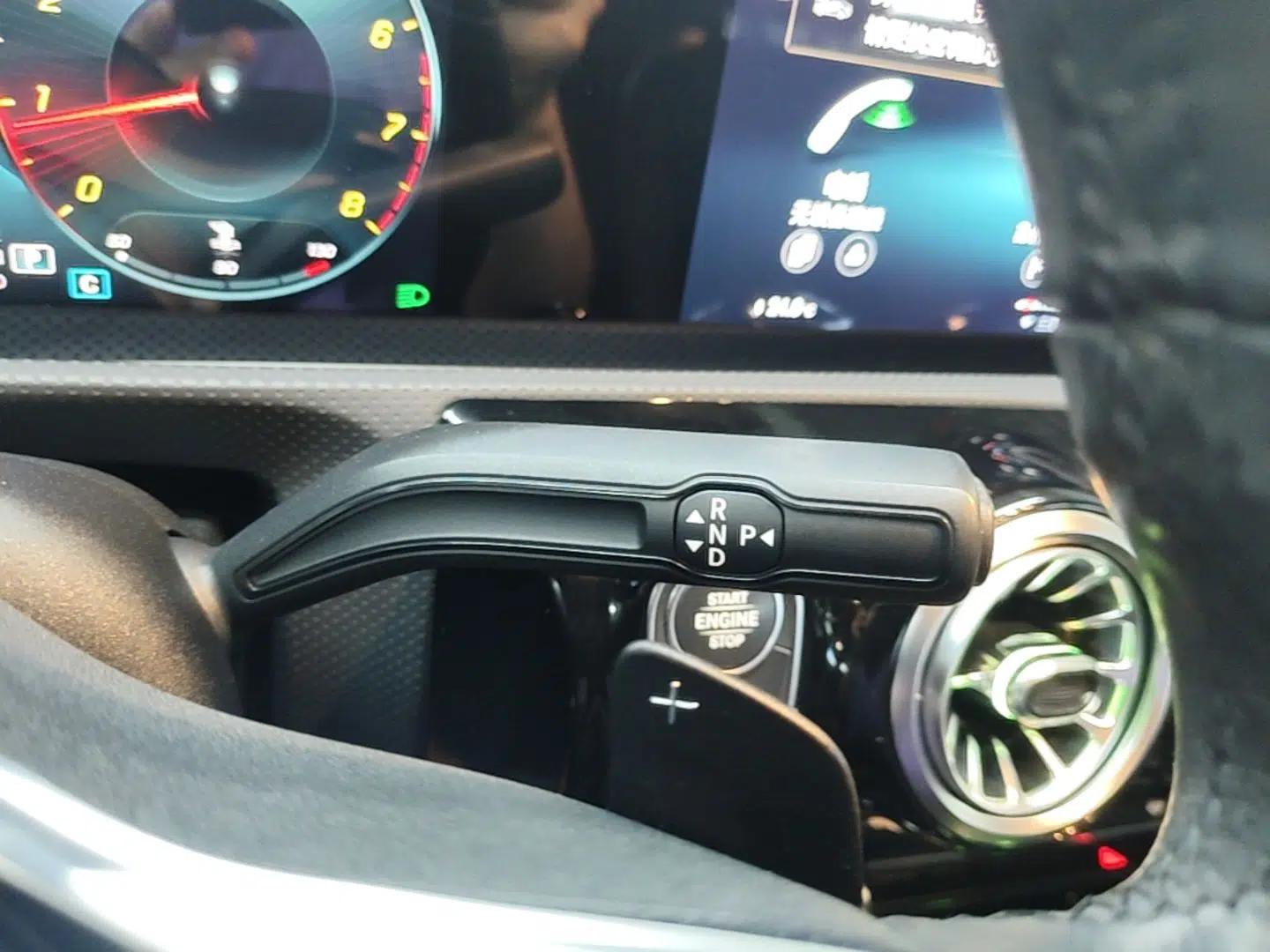 Mercedes-Benz A-Class 2019 A 200 Fashion Model — миниатюра 21