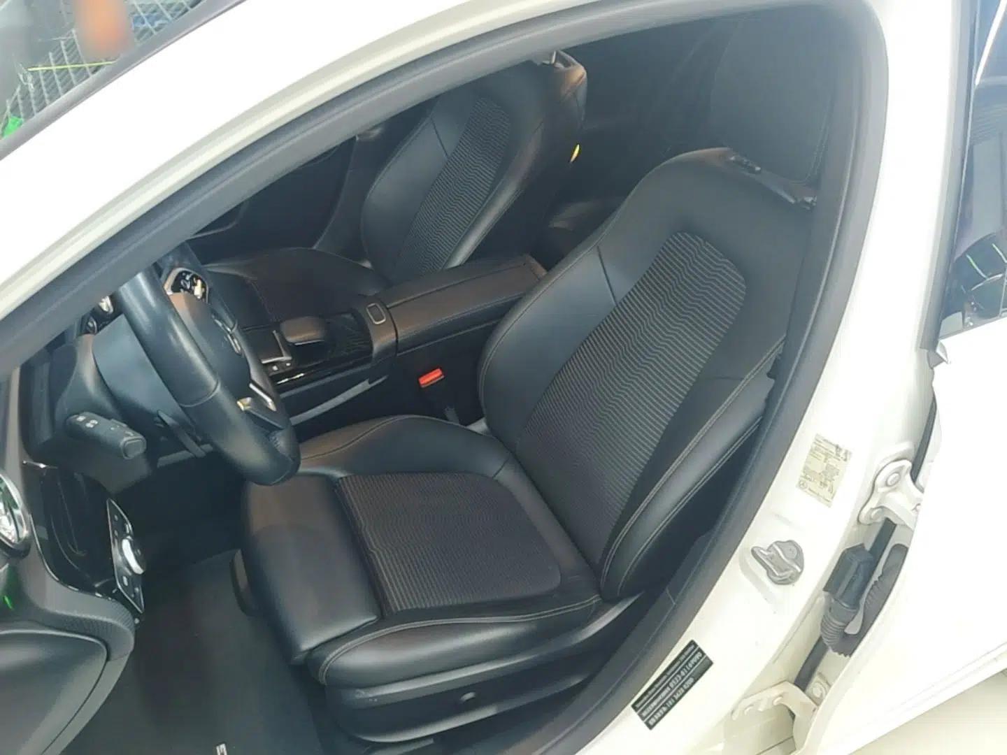 Mercedes-Benz A-Class 2019 A 200 Fashion Model — миниатюра 22