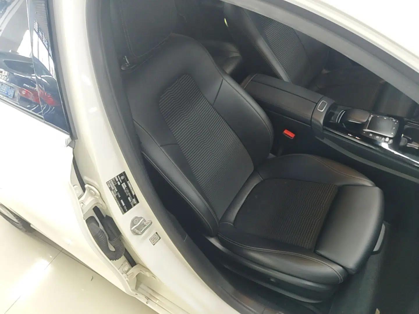 Mercedes-Benz A-Class 2019 A 200 Fashion Model — миниатюра 24