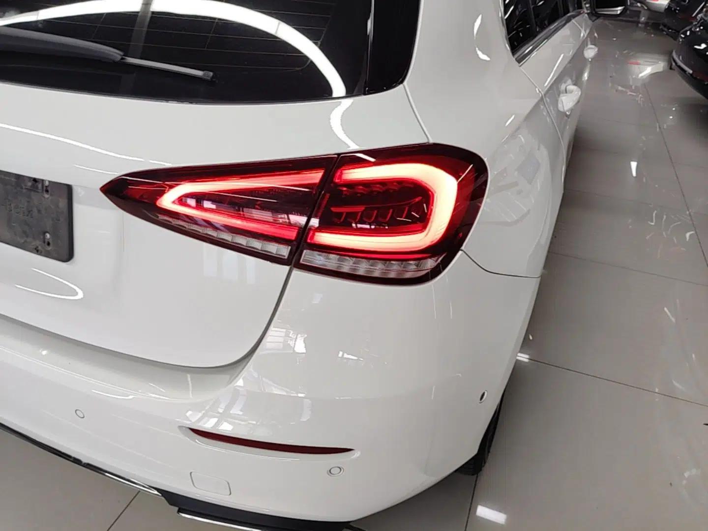 Mercedes-Benz A-Class 2019 A 200 Fashion Model — миниатюра 9