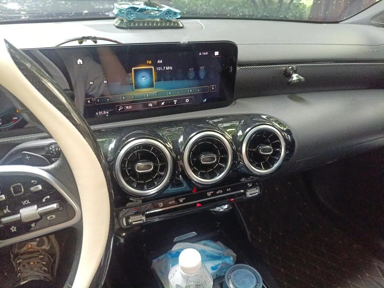 Mercedes-Benz A-Class 2021 Restyled A 180 L Sport Sedan — миниатюра 13