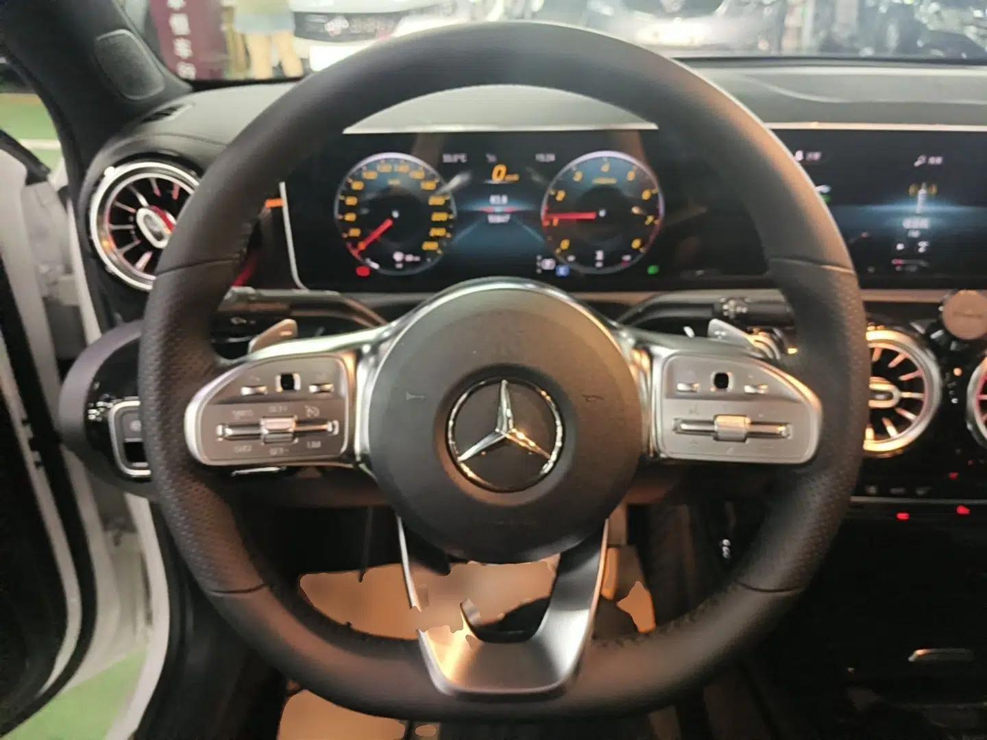 Mercedes-Benz A-Class 2020 A 200 L Sport Sedan — миниатюра 13
