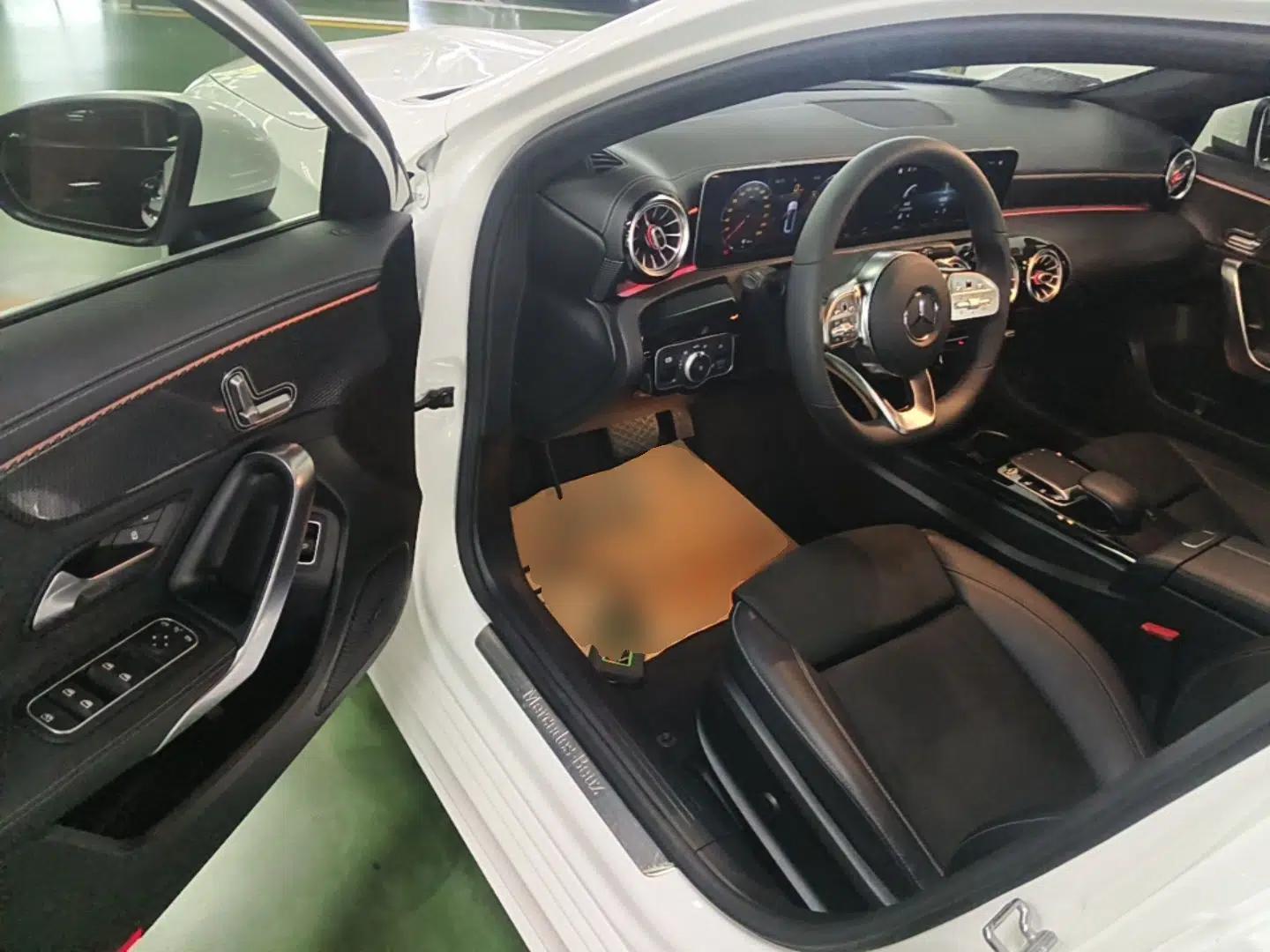 Mercedes-Benz A-Class 2020 A 200 L Sport Sedan — миниатюра 18