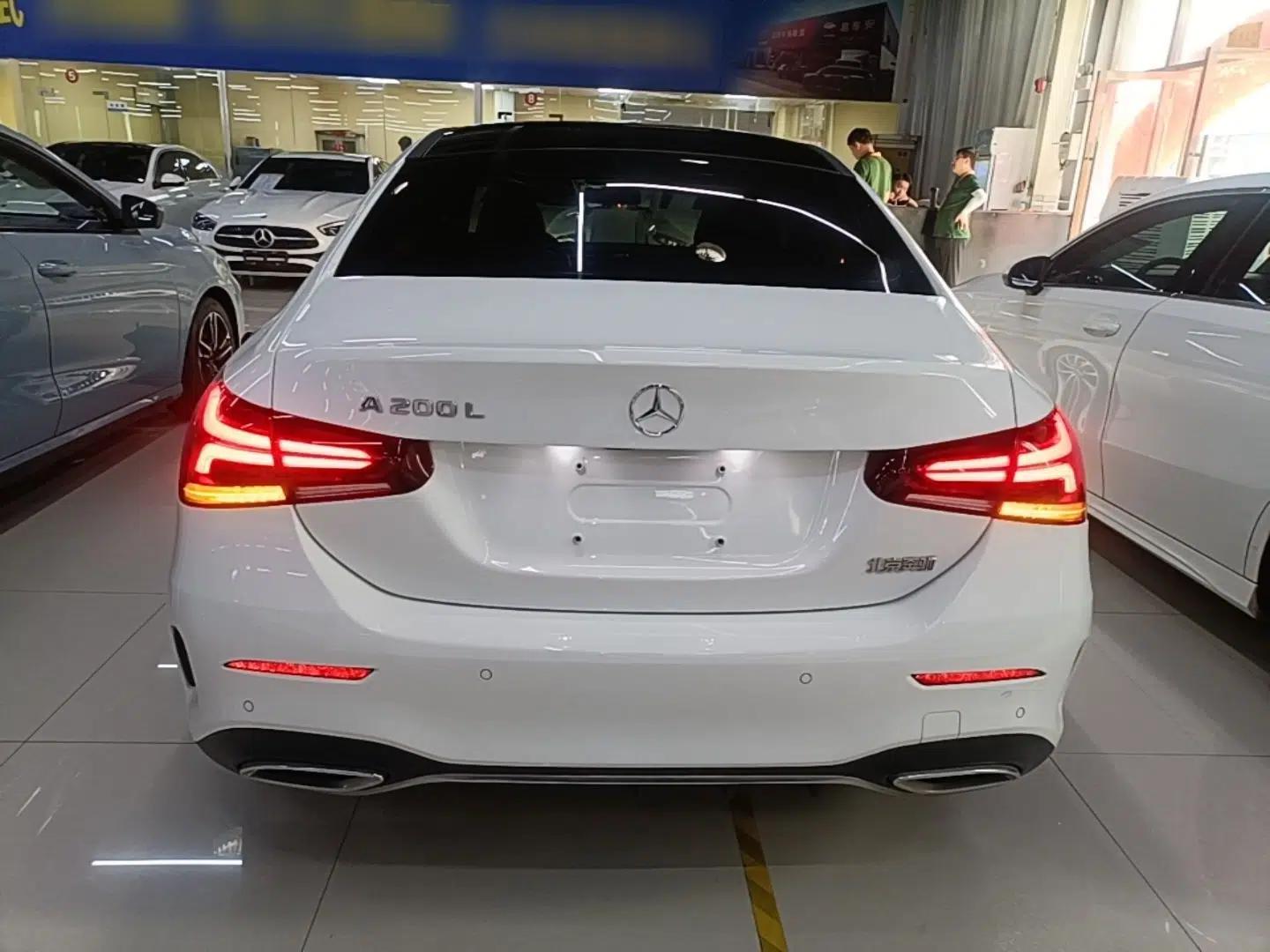 Mercedes-Benz A-Class 2020 Restyled A 200 L Sport Sedan Fashion Version — миниатюра 5
