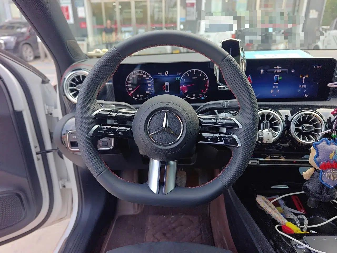 Mercedes-Benz A-Class 2023 A 200 L Fashion Model — миниатюра 10