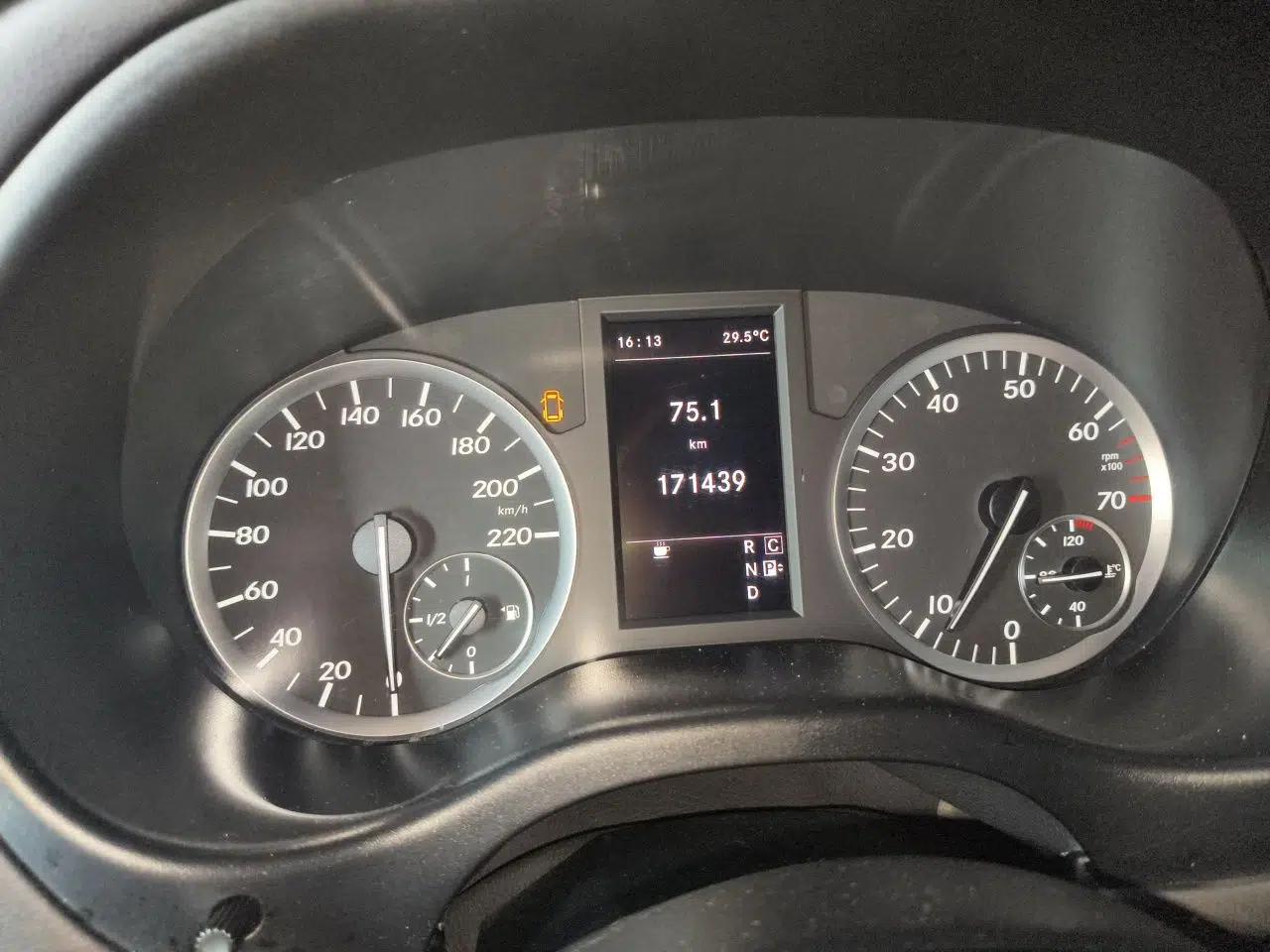Mercedes-Benz Vito 2016 2.0T Business Edition — миниатюра 11