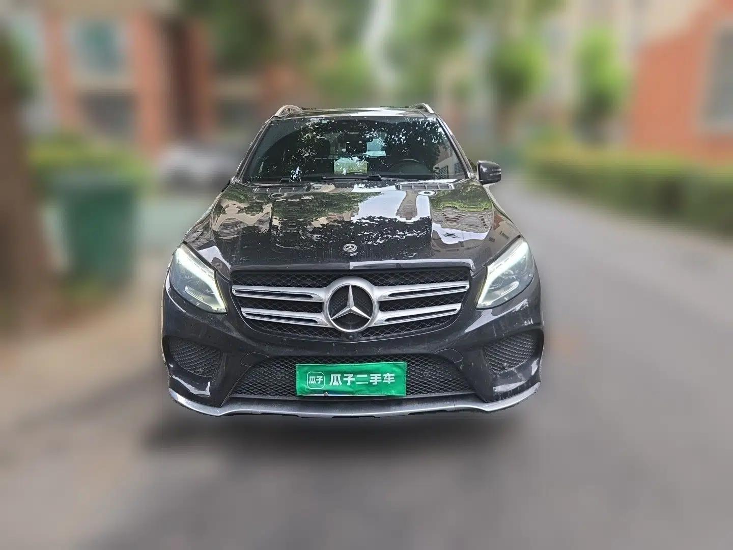 Mercedes-Benz GLE 2018 GLE 320 4MATIC Luxury Collection Edition — миниатюра 2