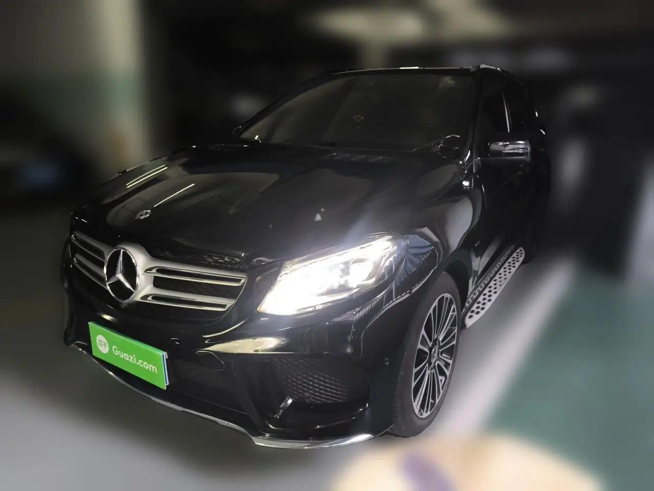Mercedes-Benz GLE 2018 GLE 400 4MATIC Exclusive Edition — миниатюра 1