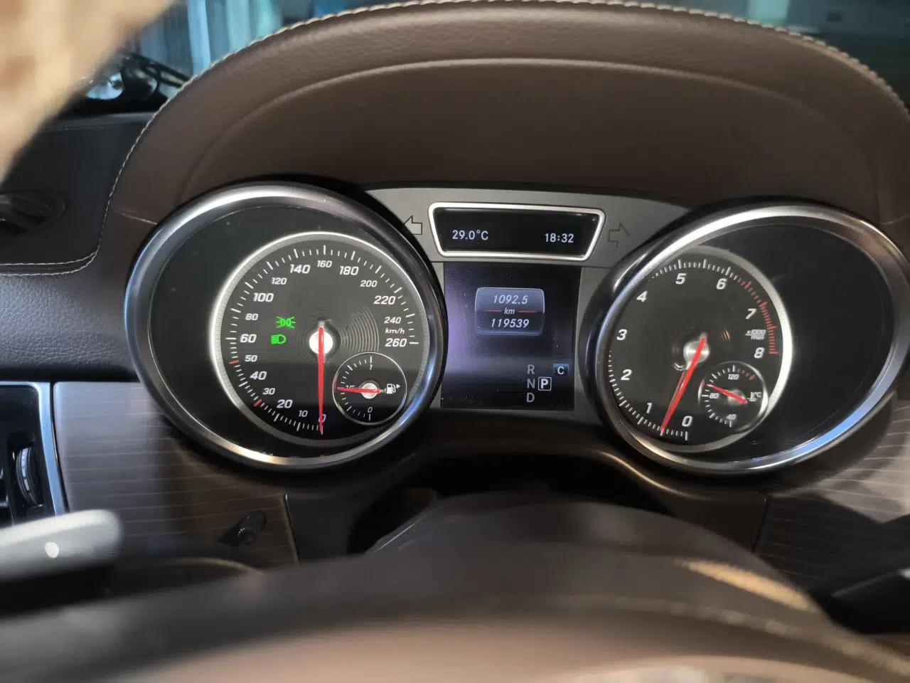 Mercedes-Benz GLE 2018 GLE 400 4MATIC Exclusive Edition — миниатюра 11
