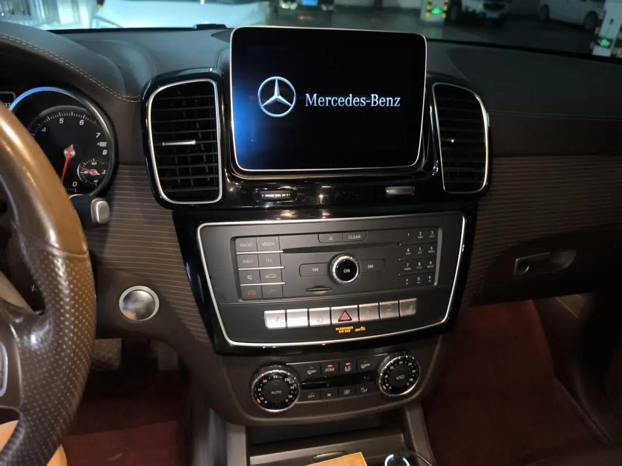 Mercedes-Benz GLE 2018 GLE 400 4MATIC Exclusive Edition — миниатюра 13