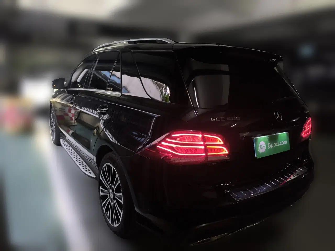 Mercedes-Benz GLE 2018 GLE 400 4MATIC Exclusive Edition — миниатюра 4