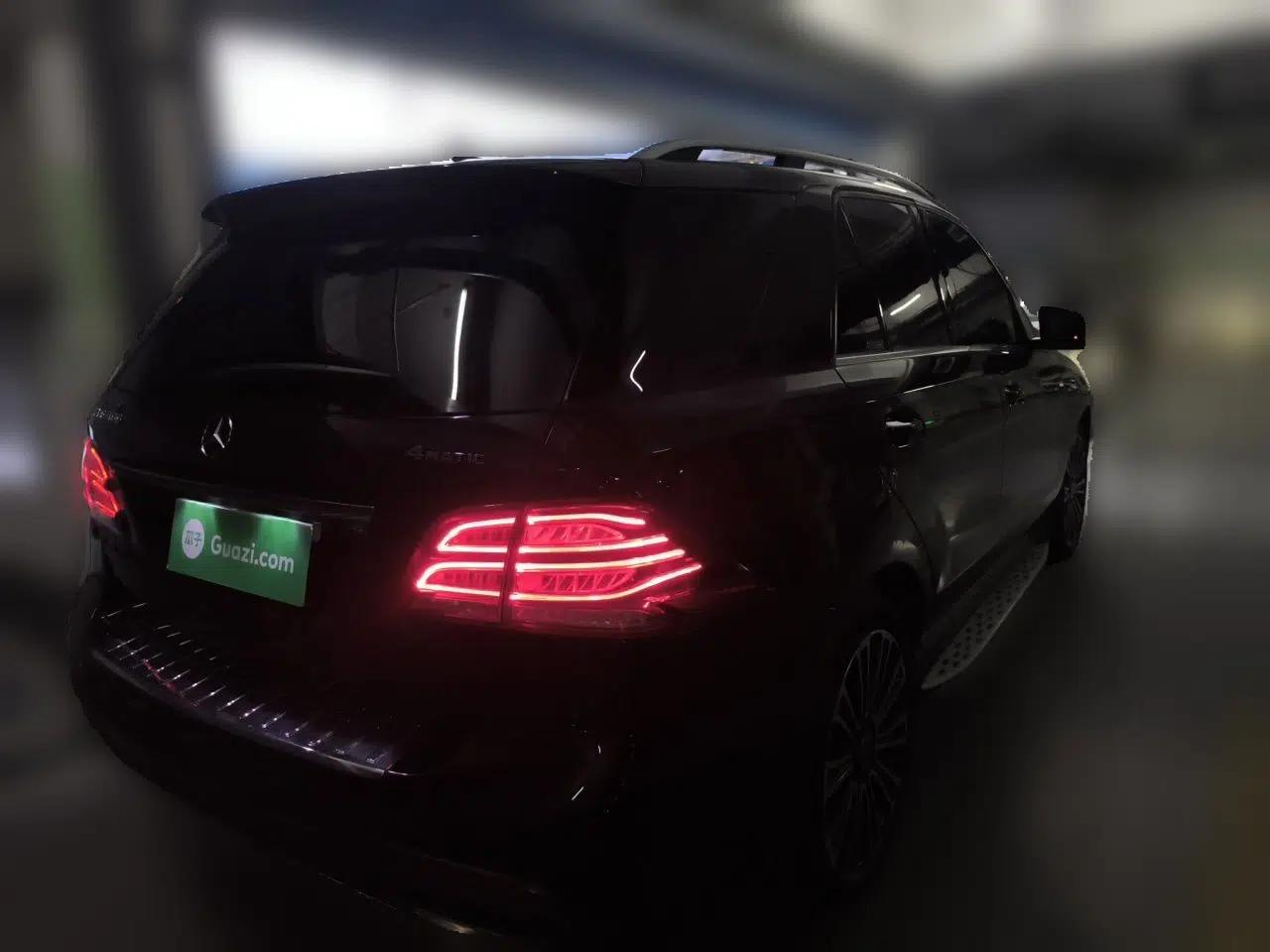 Mercedes-Benz GLE 2018 GLE 400 4MATIC Exclusive Edition — миниатюра 6