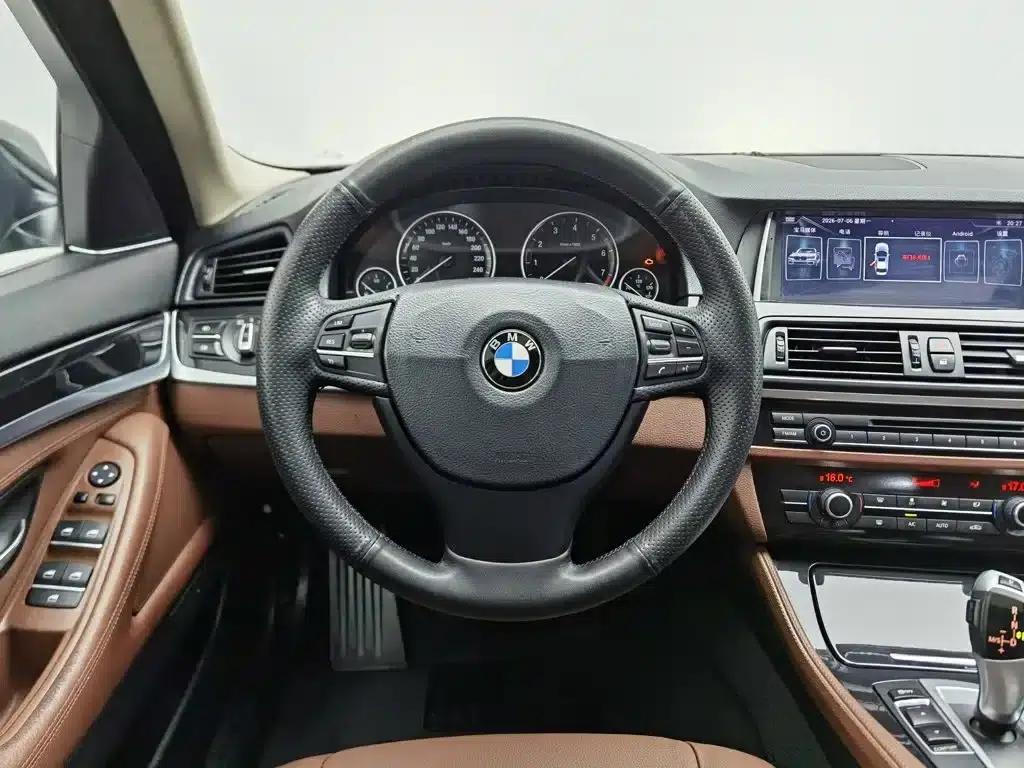 2014 BMW 5 Series 520Li Elegant Edition — миниатюра 11