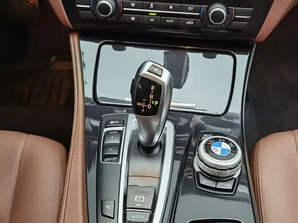 2014 BMW 5 Series 520Li Elegant Edition — миниатюра 13