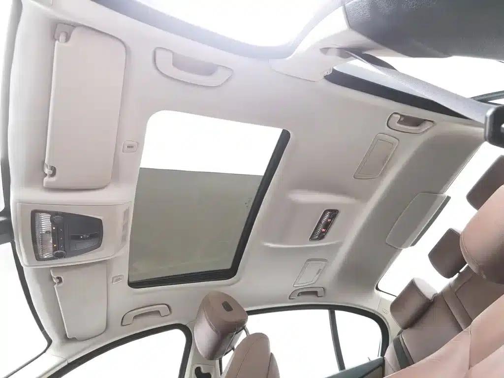 2014 BMW 5 Series 520Li Elegant Edition — миниатюра 14