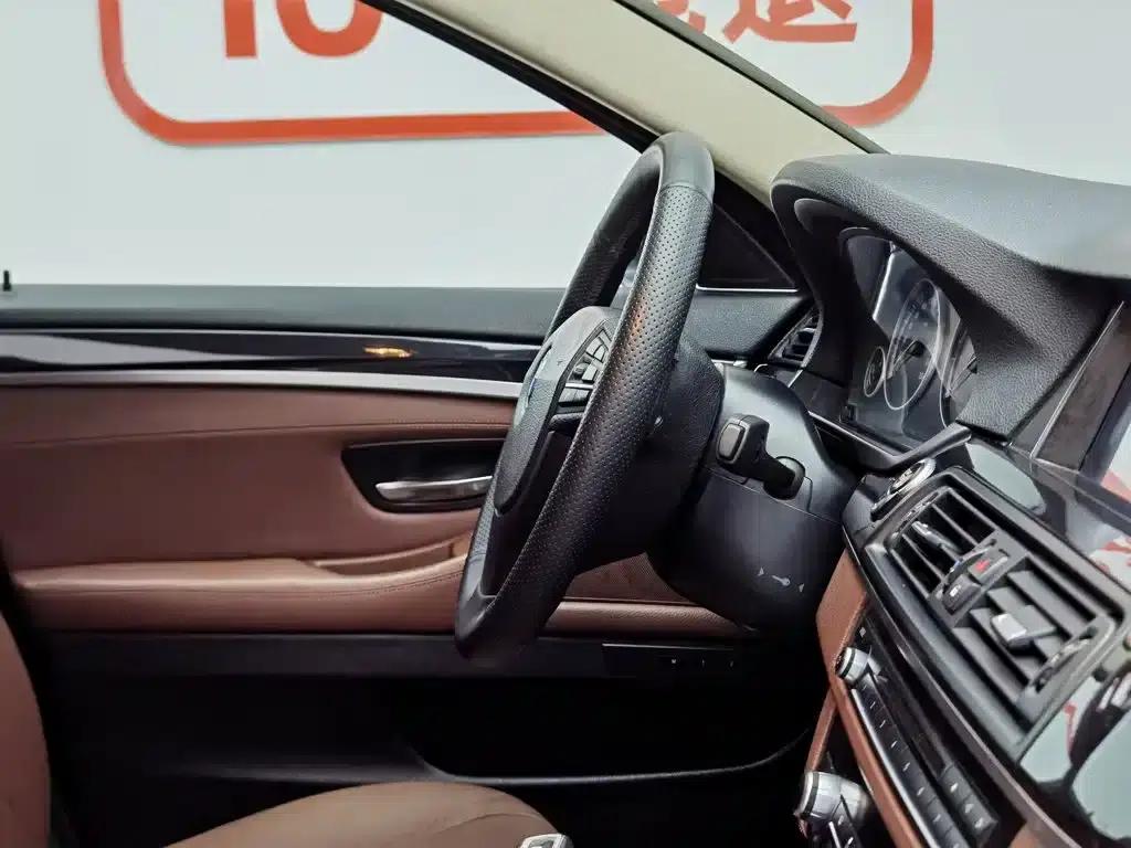 2014 BMW 5 Series 520Li Elegant Edition — миниатюра 22