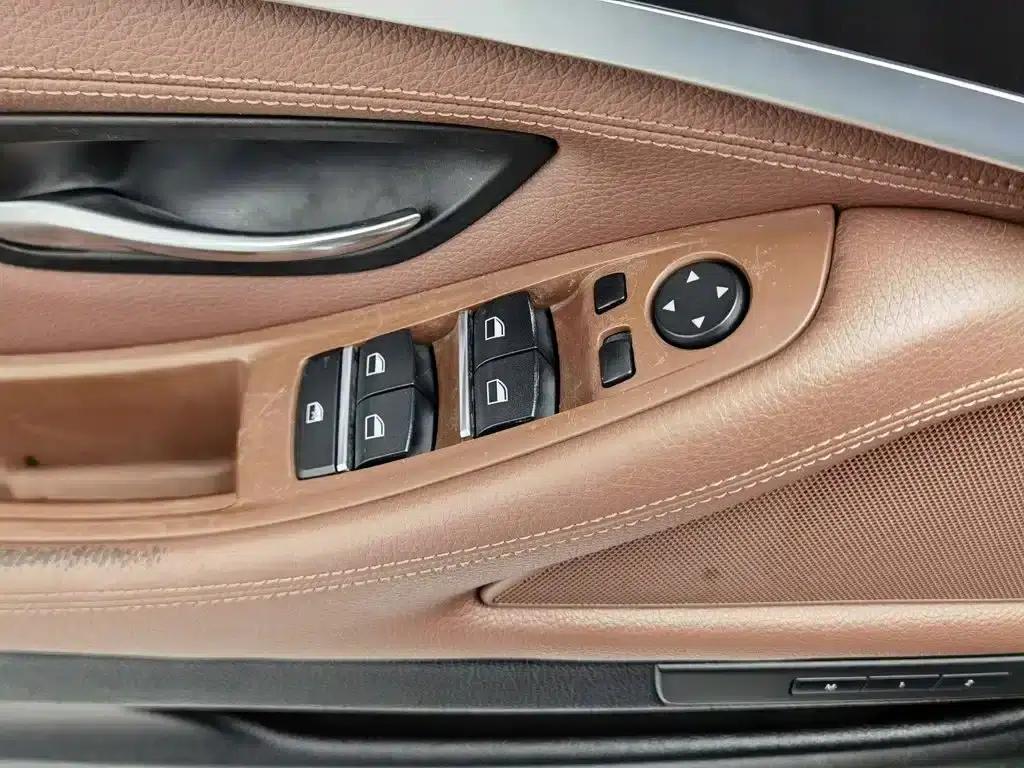 2014 BMW 5 Series 520Li Elegant Edition — миниатюра 9