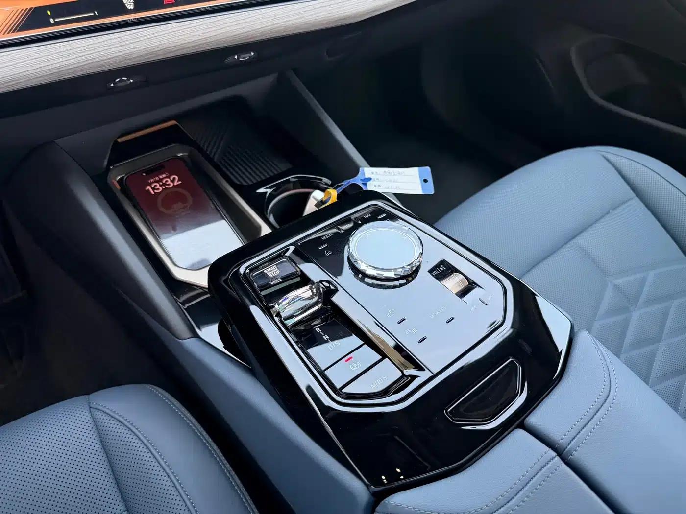 BMW 5 Series 2024 530Li Luxury Package — миниатюра 14