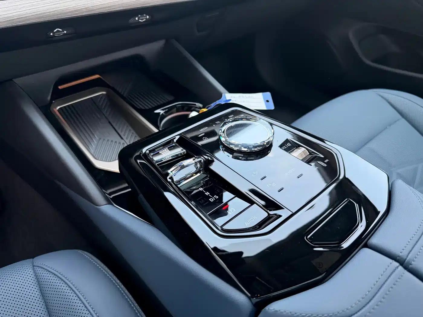 BMW 5 Series 2024 530Li Luxury Package — миниатюра 15