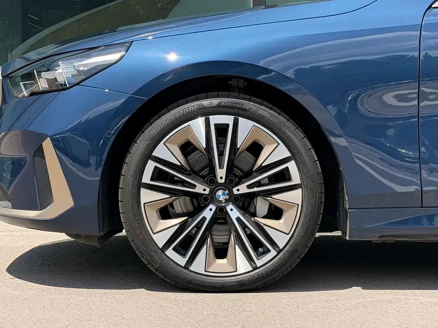 BMW 5 Series 2024 530Li Luxury Package — миниатюра 3