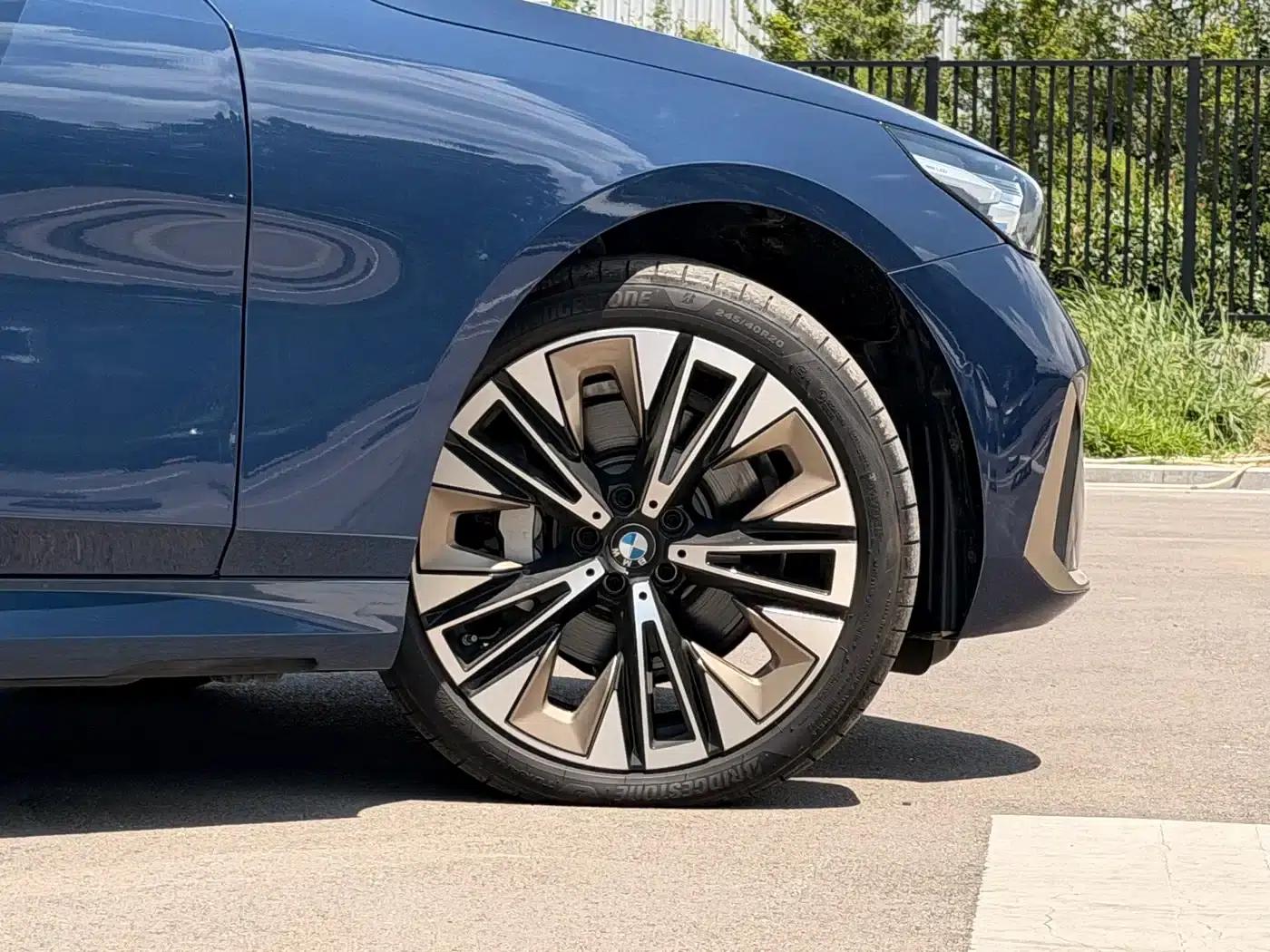BMW 5 Series 2024 530Li Luxury Package — миниатюра 6