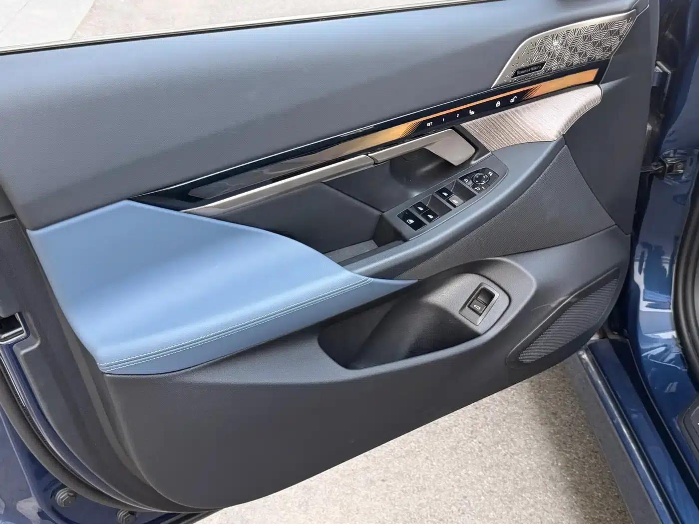 BMW 5 Series 2024 530Li Luxury Package — миниатюра 8