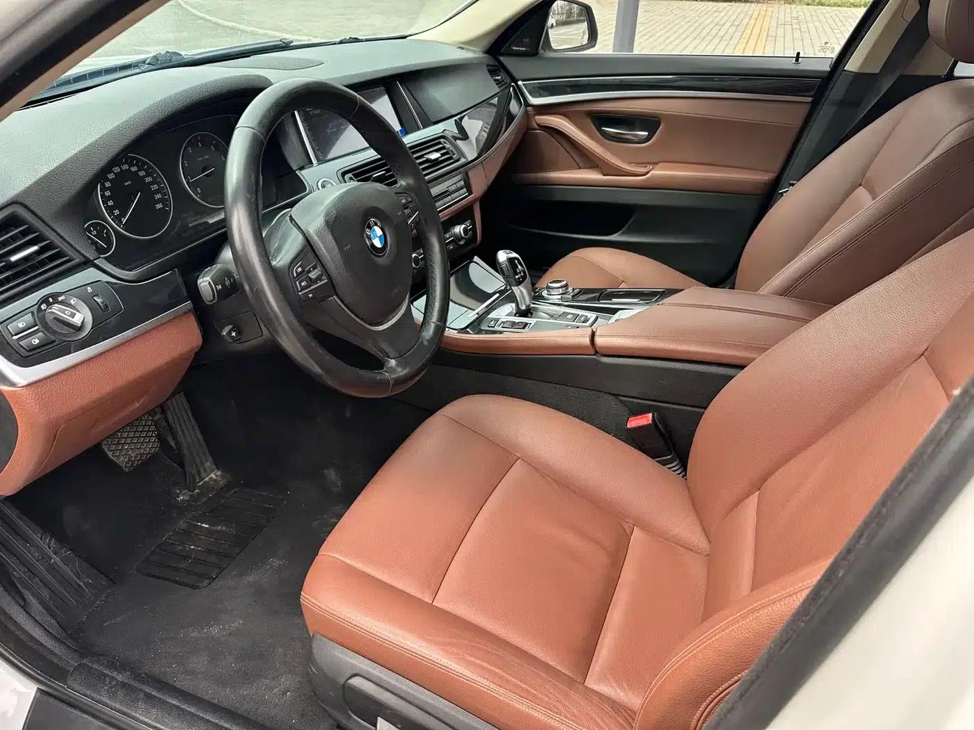 BMW 5 Series 2017 520Li Elegant Edition — миниатюра 4