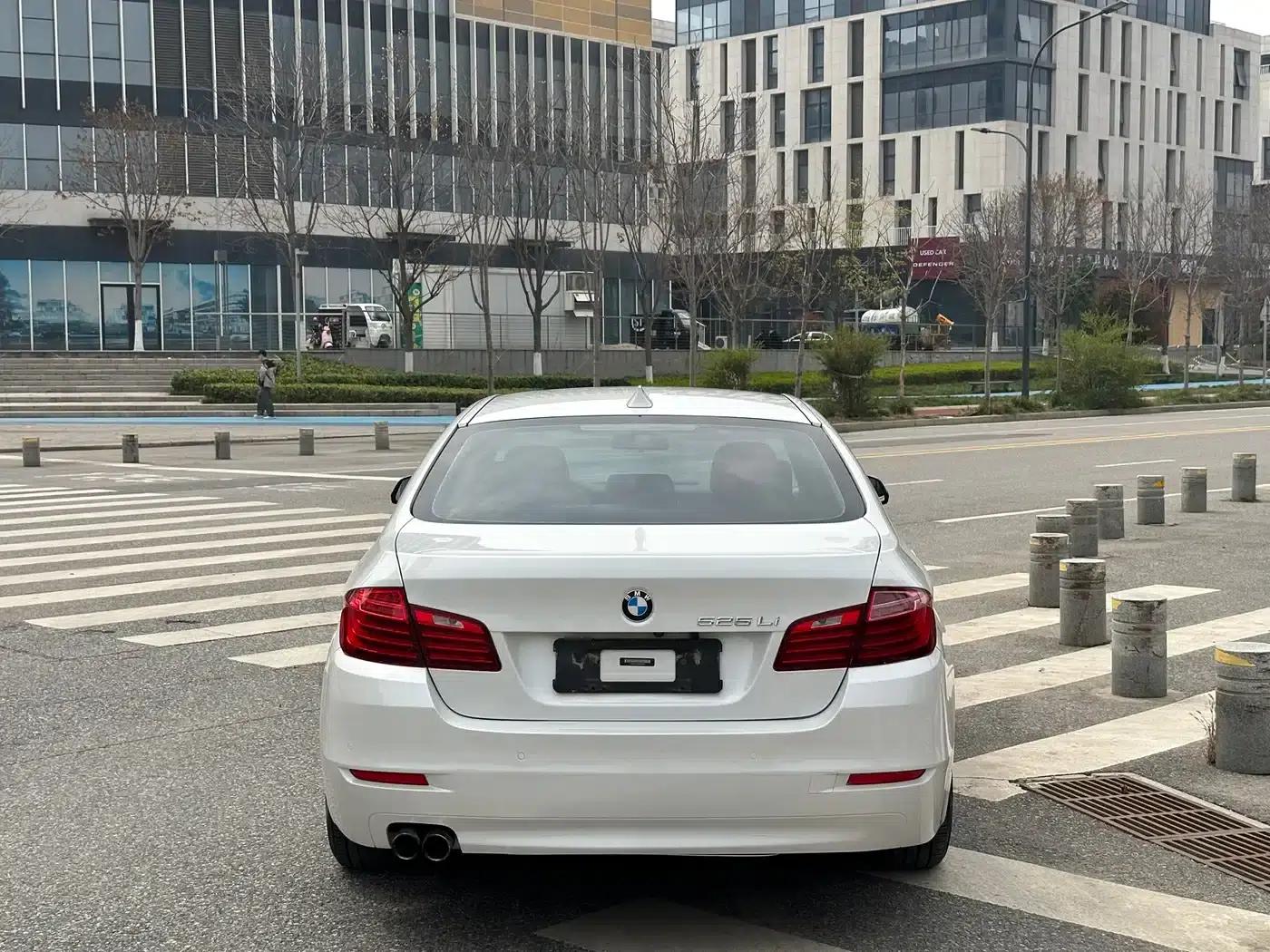 BMW 5 Series 2017 520Li Elegant Edition — миниатюра 8