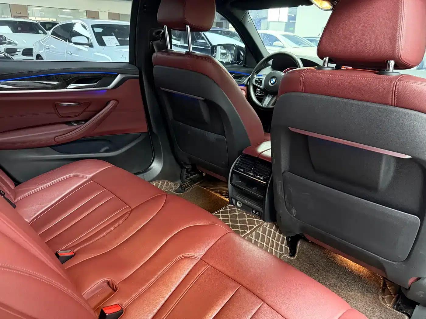 2020 BMW 5 Series 530Li Leading Edition M Sport Package — миниатюра 15