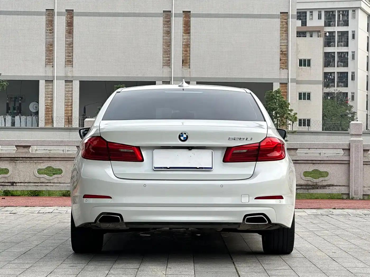 BMW 5 Series 2018 528Li Launch Special Edition — миниатюра 7