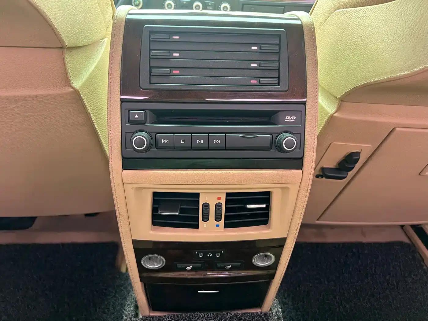BMW 5 Series 2009 530Li Luxury — миниатюра 16