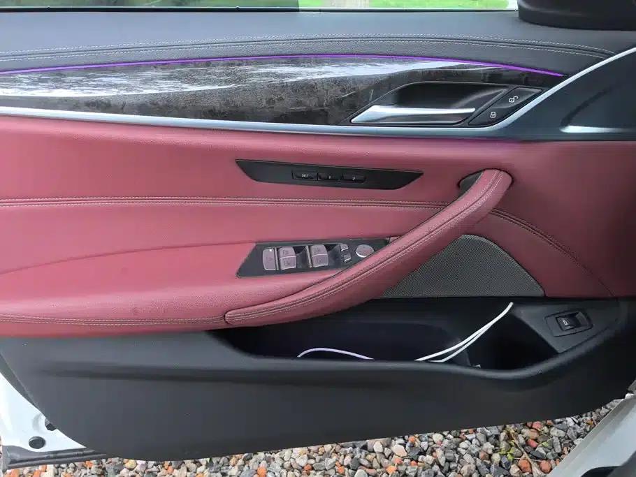 2022 BMW 5 Series 525Li Luxury Package — миниатюра 7