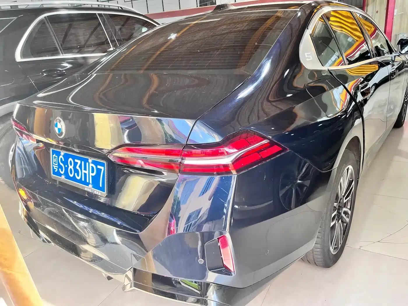 2024 BMW 5 Series 525Li M Sport Package — миниатюра 15