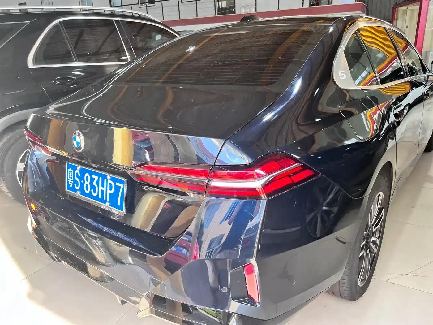 2024 BMW 5 Series 525Li M Sport Package — миниатюра 17