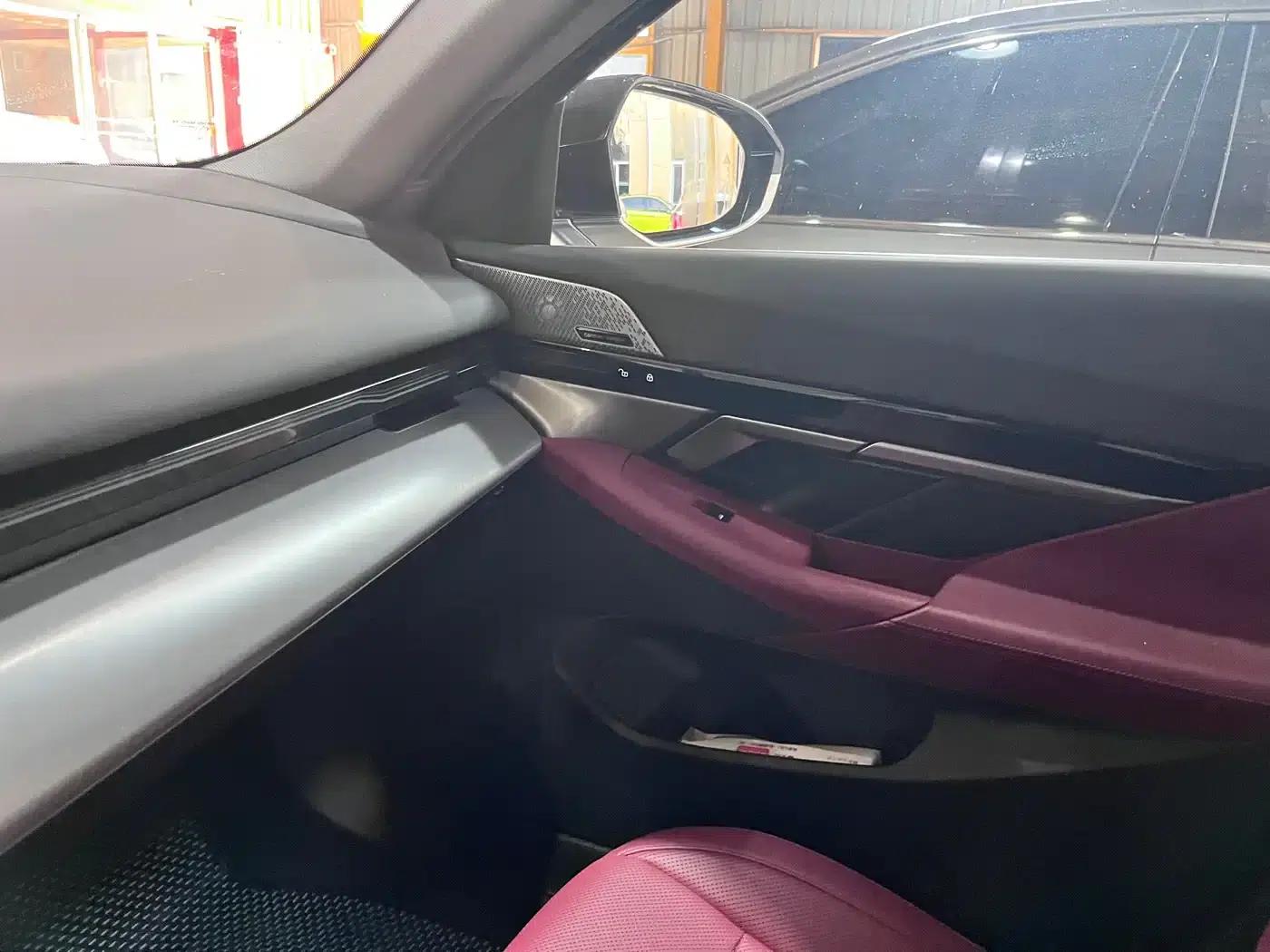 2024 BMW 5 Series 525Li M Sport Package — миниатюра 6