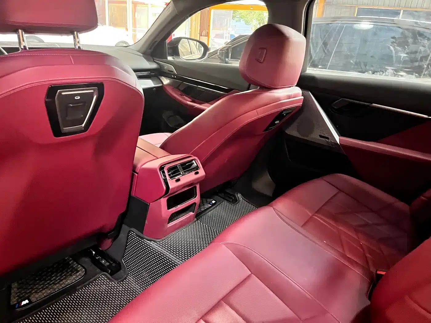2024 BMW 5 Series 525Li M Sport Package — миниатюра 8