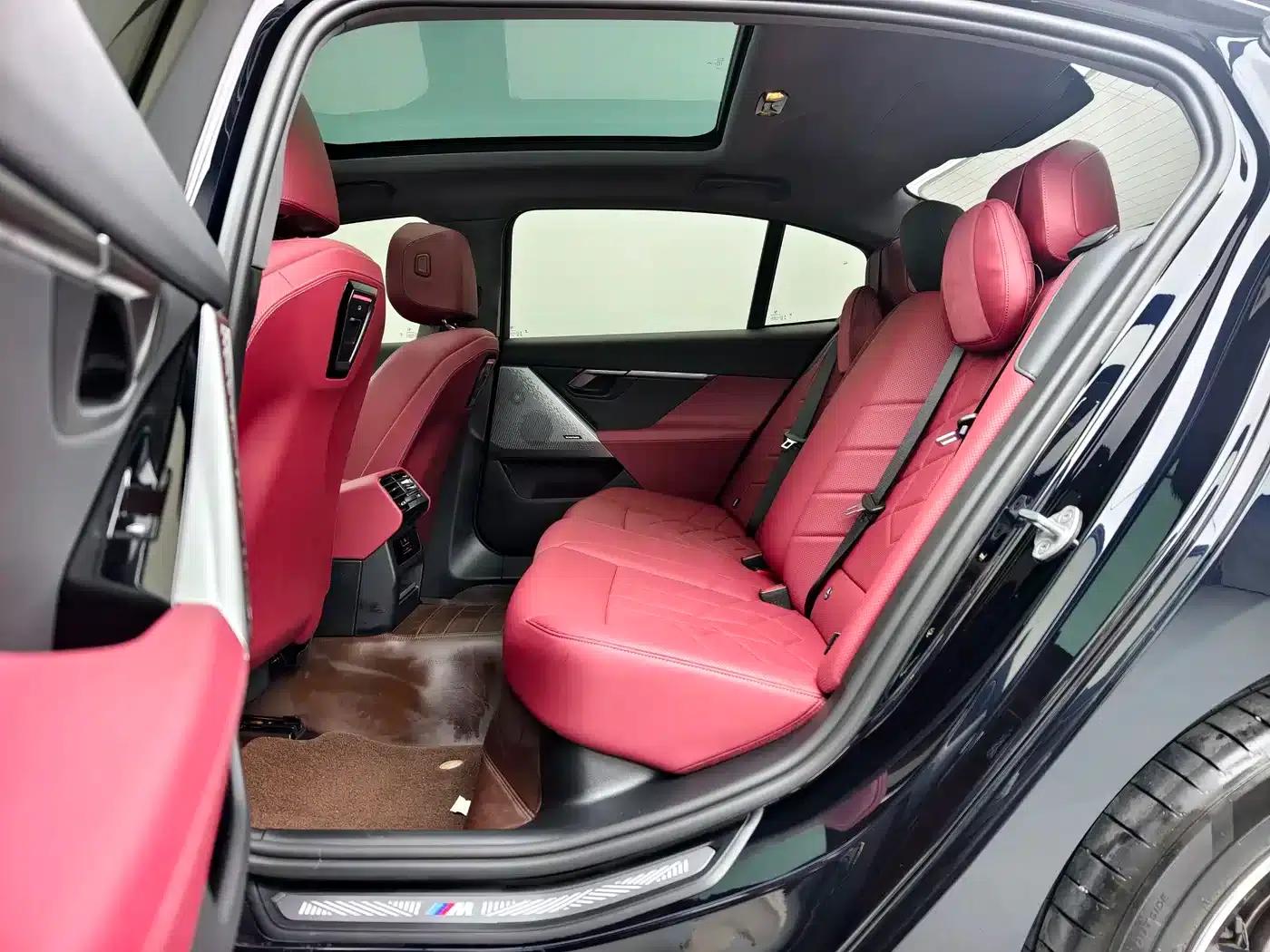 2025 BMW 5 Series 530Li Leading Edition M Sport Package — миниатюра 12