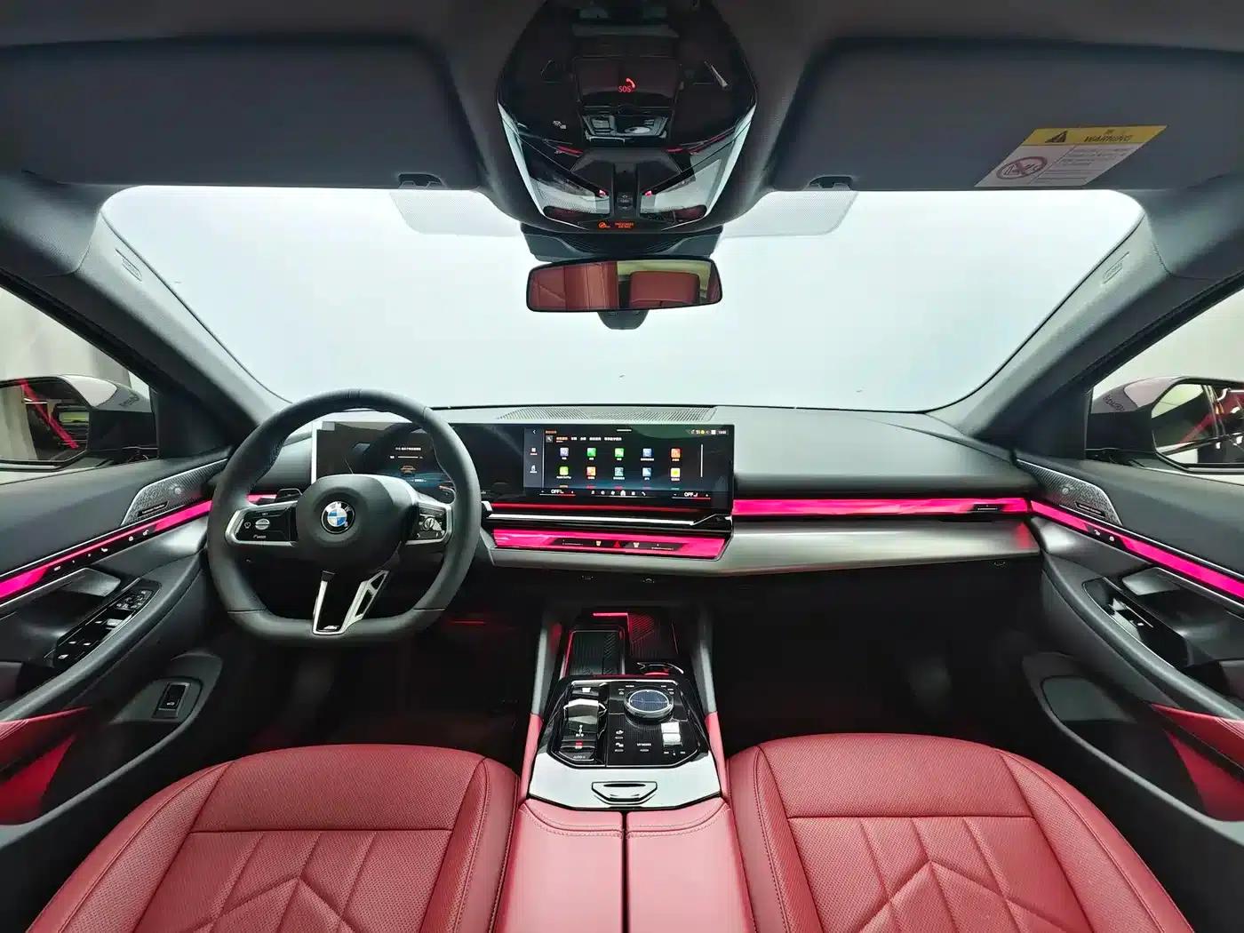 2025 BMW 5 Series 530Li Leading Edition M Sport Package — миниатюра 9