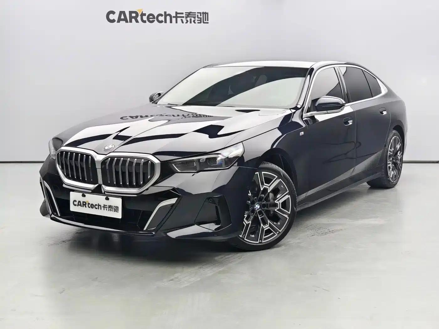 2024 BMW 5 Series 530Li Luxury M Sport Package — миниатюра 1