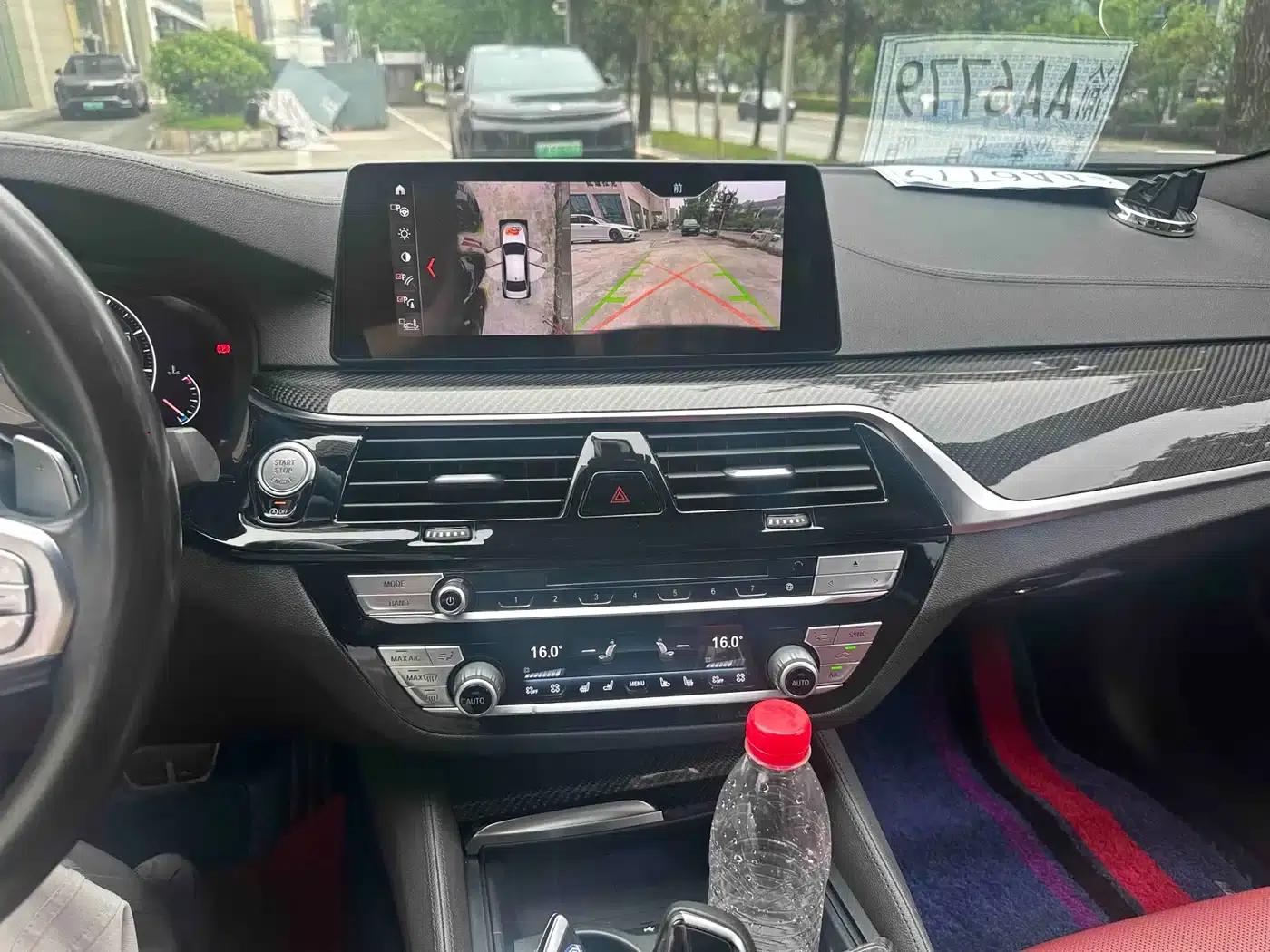 2019 BMW 5 Series 530Li Luxury M Sport Package — миниатюра 6