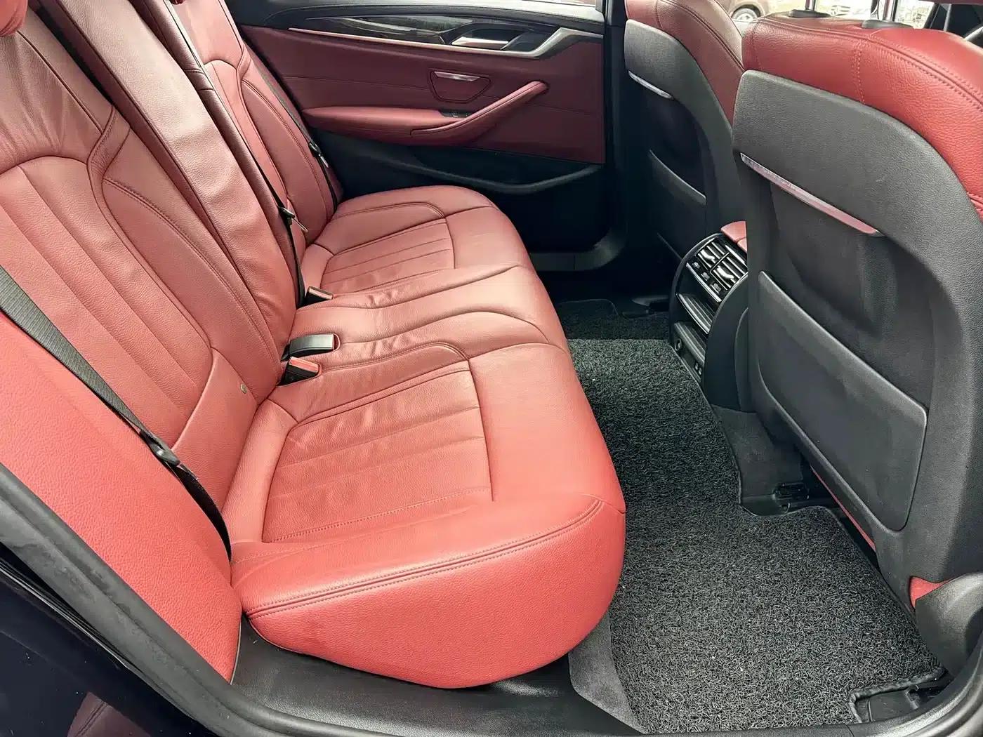 2020 BMW 5 Series 530Li Leading Edition M Sport Package — миниатюра 9