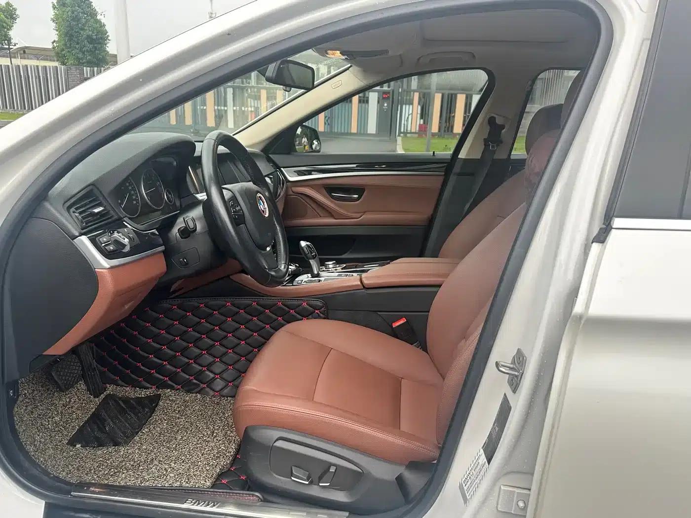 BMW 5 Series 2017 520Li Elegant Edition — миниатюра 11