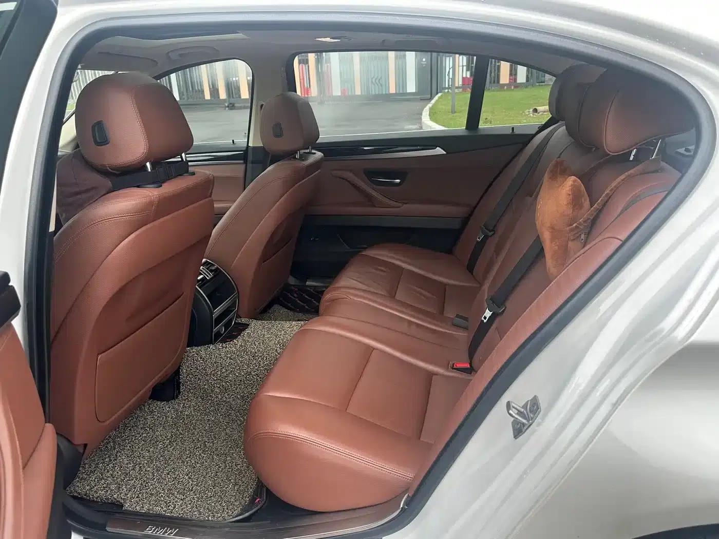 BMW 5 Series 2017 520Li Elegant Edition — миниатюра 13