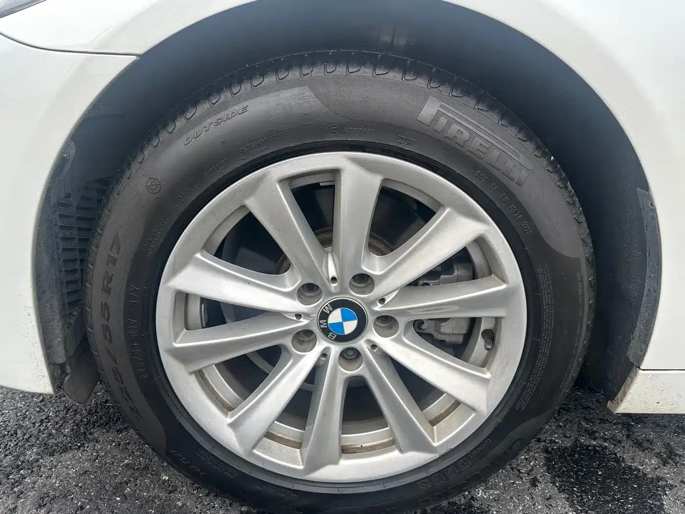BMW 5 Series 2017 520Li Elegant Edition — миниатюра 16