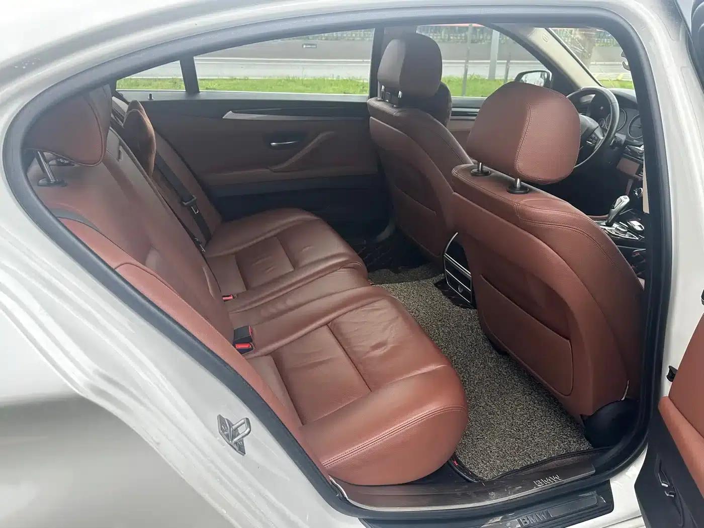 BMW 5 Series 2017 520Li Elegant Edition — миниатюра 8