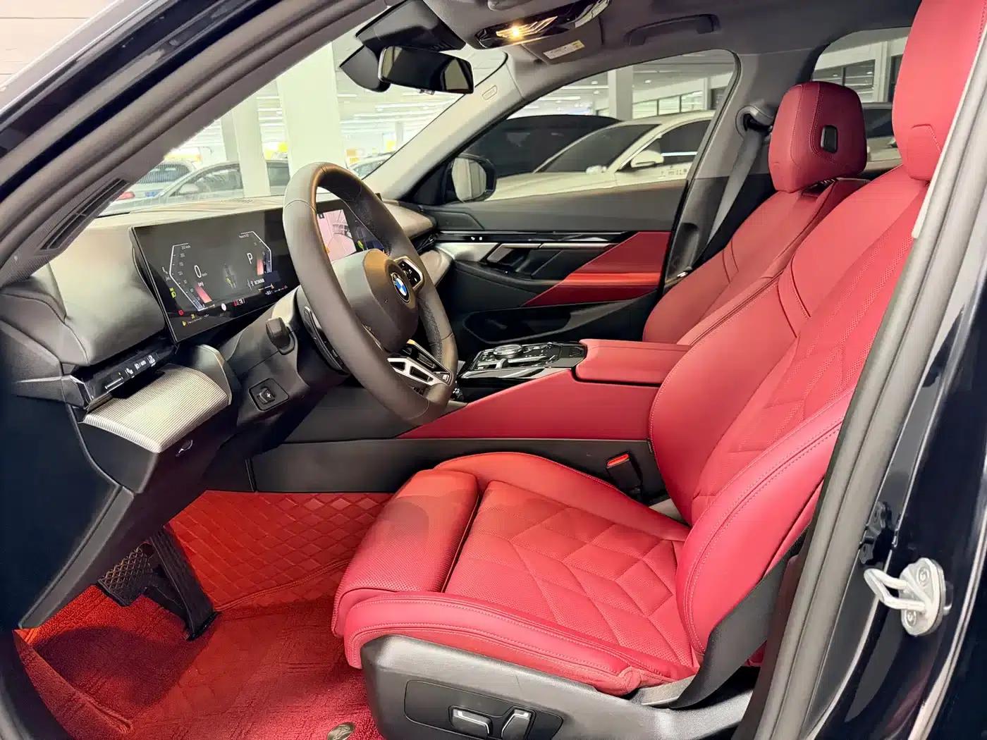 2024 BMW 5 Series 525Li M Sport Package — миниатюра 3