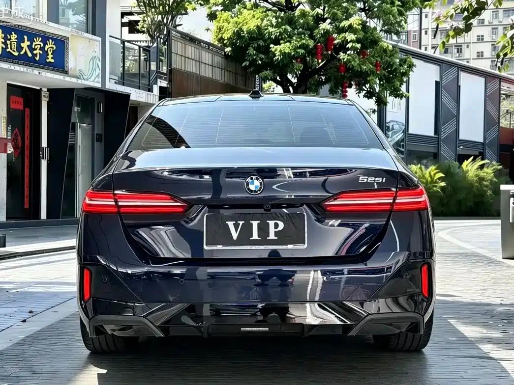 2024 BMW 5 Series 525Li M Sport Package — миниатюра 6